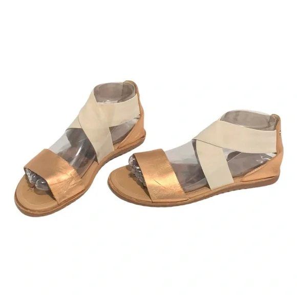 Sorel Women's Sandals in Gold and Cream - Picture 2 of 10